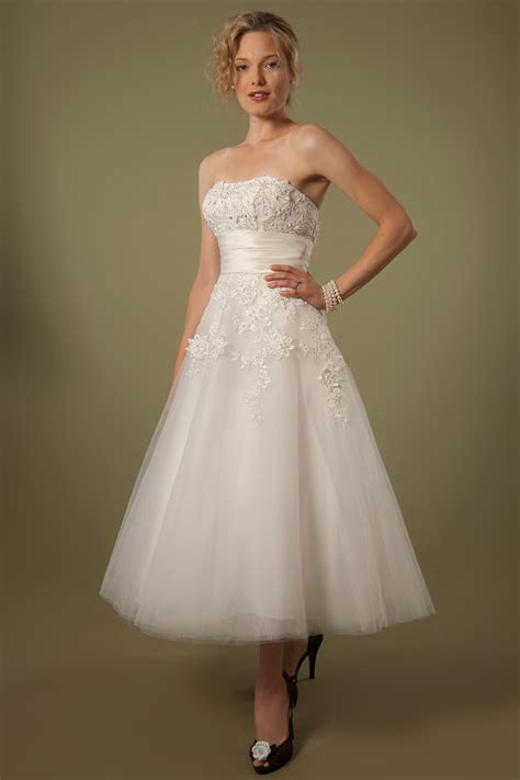 Tea Length A Line Strapless Appliques Ivory Tulle Wedding Dress