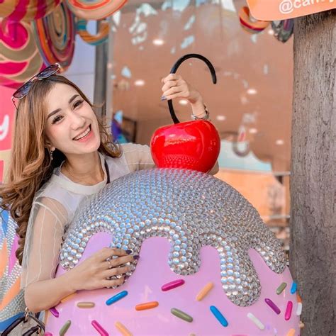 Semakin berkembang dunia digital saat ini tekadang akan semakin membuat kita semakin kudet (kurang ternyata itu salah besar, maksud dari shareloc adalah share location atau berbagi lokasi dimana kita saat ini. Pin di Marisha chaca