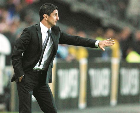 This is the profile site of the manager razvan lucescu. Fotbal: România - Bosnia-Herțegovina | TVmania.ro