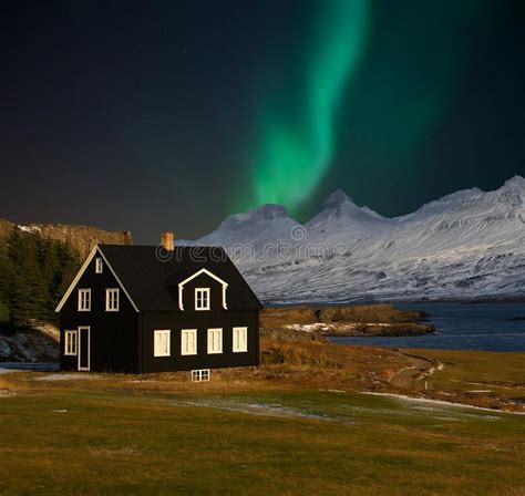 At aurora house we listen to your aims, goals, dreams and ideas, then we find a way to blend them with aurora house, you have your own 'personal publisher' who stays with you throughout the whole. Island Schwarzes Haus Mit Aurora Borealis Northern Light ...