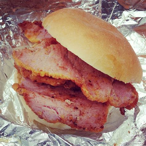 The Peameal Bacon On A Bun At St Lawrence Market Delicious Bacon