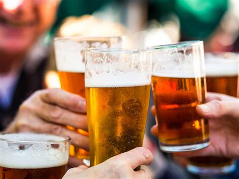 Conoce la historia detrás del día internacional de la cerveza y los tipos de birra que puedes encontrar para compartir con sin embargo, a partir del 2012 se estableció que el día internacional de la cerveza se celebrará cada primer viernes del mes de agosto. Día Internacional de la Cerveza: por qué se celebra hoy y ...
