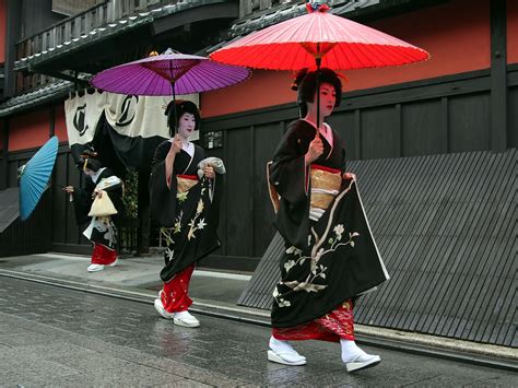 Modern Geishas In Japan — Pretty Tradition Or Outdated Idea Popsugar Love And Sex