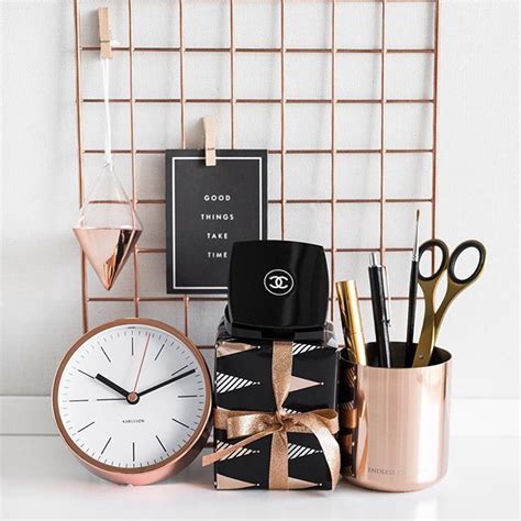 Pinterest: dopethemesz ; rose gold/copper dreams ; modern ... Rose gold office accessories set.