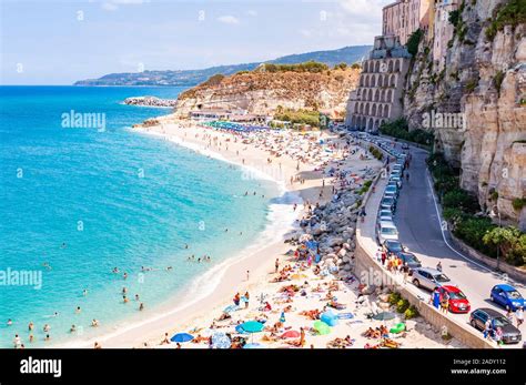 Tropea Calabria Italia Septiembre 07 2019 Rotonda Playa Llena De Gente Increíbles Playas