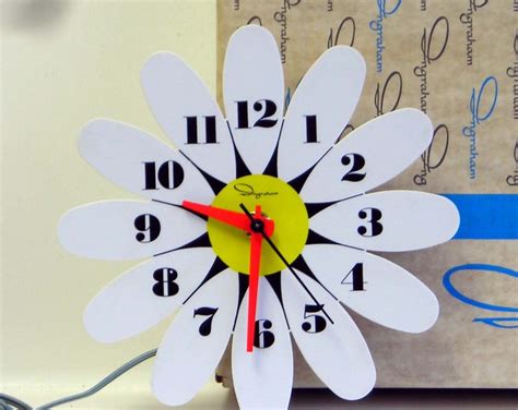 Vintage Ingraham Plastic Daisy Wall Clock Model New In Etsy