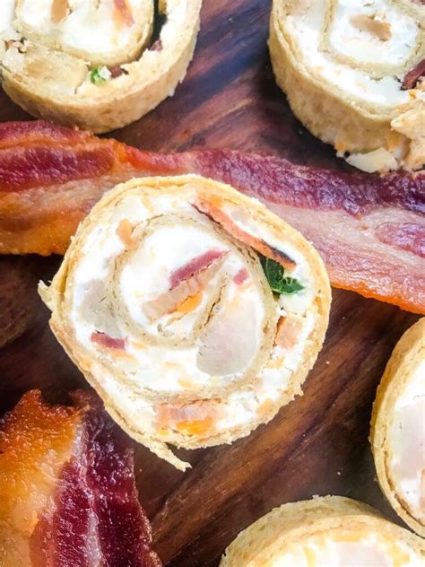 I just can't get enough of these cheesy chicken bacon ranch pinwheels! Chicken Bacon Ranch Pinwheels - Three Olives Branch