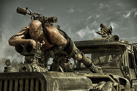 A harag útja kifejezetten az a film, amelyet muszáj és kell a nagyvásznon nézni és aminél a 3d valóban ér valamit. Sivatagi őrület: Mad Max A harag útja