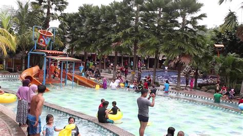 Lokasi wisata kampung turis karawang sebagai tempat rekreasi yang ditata dengan suasana etnik dan alami. Kampung Turis Resort & Waterpark - YouTube