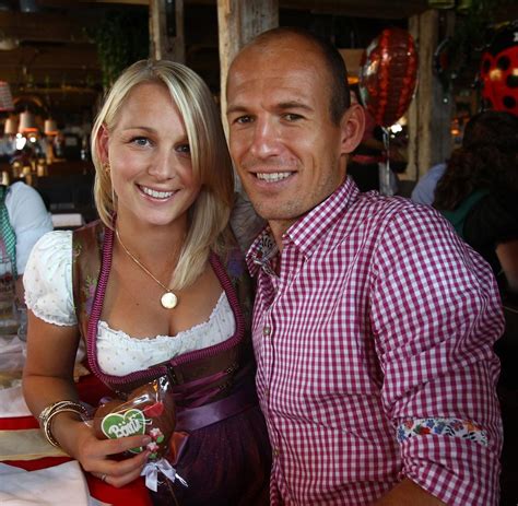 More images for arjen robben frau » 26 Verletzungen: Bayern-Star Robben spricht offen über ...