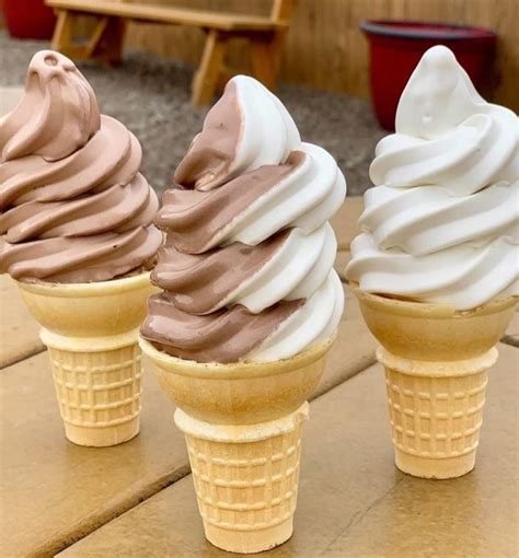The Creamery In Pennsylvania Serves 35 Flavors Of Hand Scooped Ice Cream