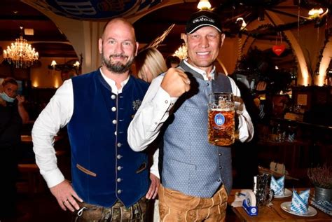 Auf instagram teilt axel schulz mit seinen mehr als 25.000 fans nahezu täglich fotos aus seinem leben. Bergfest Hofbräu-Wiesn & Madlwiesn mit Axel Schulz ...