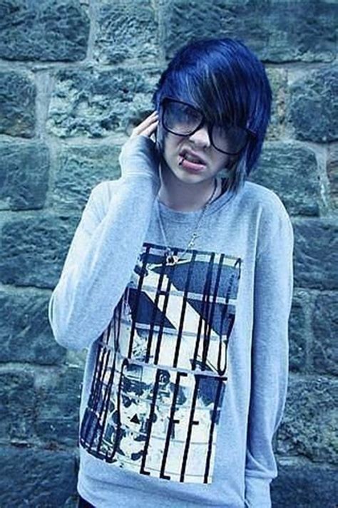 40 Cute Emo Hairstyles For Teens Boys And Girls Buzz16