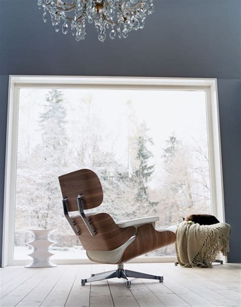 Vitra eames lounge chair loungesessel mit ottoman loungestuhl neue. Vitra Lounge Chair Nussbaum von Charles und Ray Eames I ...