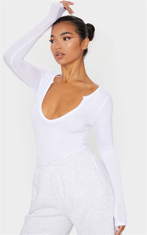 Basic White Plunge Long Sleeve Bodysuit Prettylittlething Usa