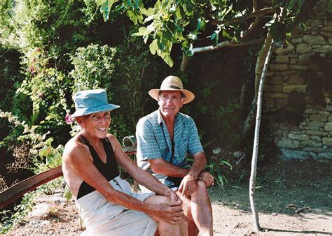 I have a little envelope of articles about her. La Louve, Nicole de Vésian in 2020 | Gartenarchitektur ...