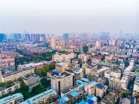 Sie seien bei den geimpften bisher unterrepräsentiert, sagt er. Wuhan - Bilder und Stockfotos - iStock