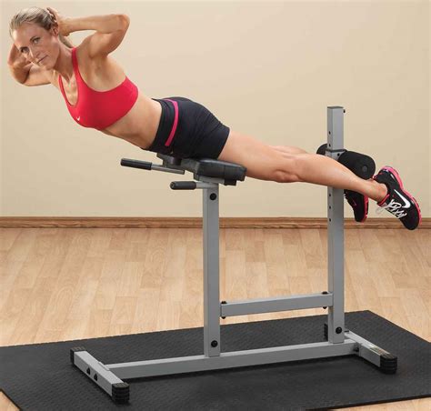 Durchführung der übungen auf eigene verantwortung. Hyperextensions Zuhause