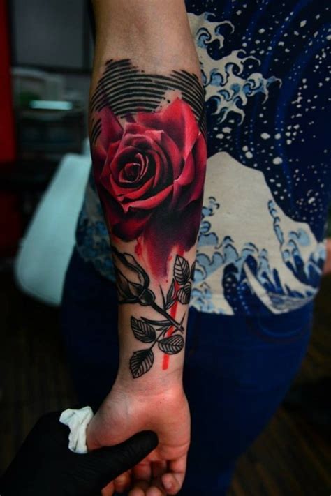 However, the meanings of the colors will depend on your personal beliefs and experiences. Tattoos mit Rosen - die neuesten Trends
