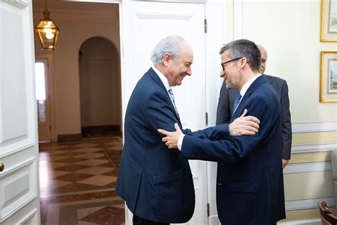 Sep 13, 2021 · carlos moedas apresentou as receitas para mudar o problema da habitação em lisboa, voltando a falar da questão do acesso por parte dos jovens. Carlos Moedas Psd / Psd Carlos Moedas Quer Lisboa Feita De ...