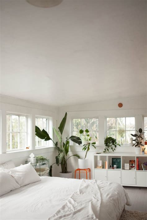 Theres Nothing More Calming Than A Minimal Bedroom With Crisp White
