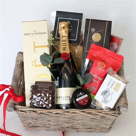 Champagne can be gifted for celebrations like engagements, weddings and anniversaries. Champagne Style Gift Basket|Quality NZ made Gift Boxes and ...
