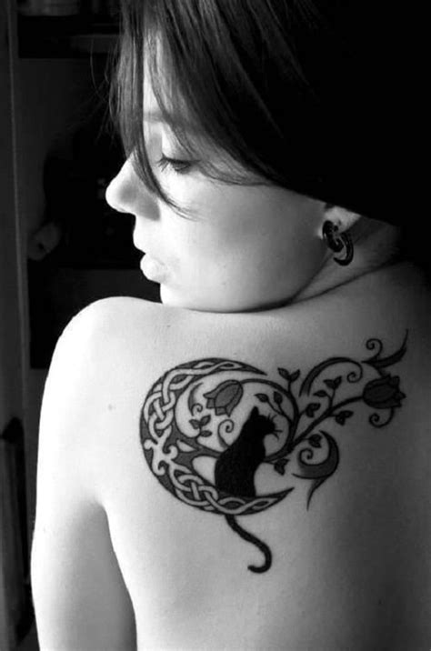 37 Inspirational Moon Tattoo Designs With Images Piercings Models