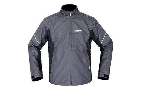 Lokasinya berada di pinggir rel kereta, sehingga saat ada kereta lewat, kamu bisa merasakan sensasi bergetar yang cukup kuat. Lima Pilihan Jaket Motor Buat Harian, Harga Mulai Rp 400 ...