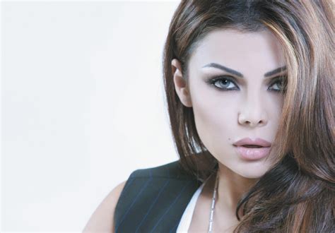 who are the top 10 most beautiful arabian women in the world