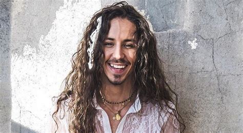 Michał szpak wydaje się stworzony do udziału w eurowizji. Ile zarabia Michał Szpak? Kwoty przyprawiają o zawrót głowy