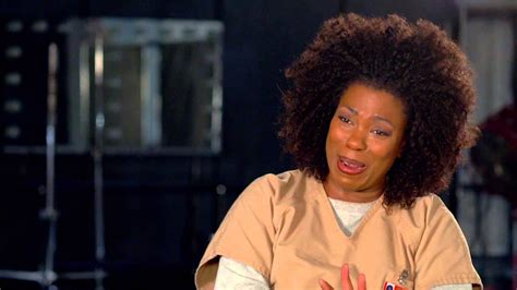 Orange Is The New Black Lorraine Toussaint Vee Season 2 On Set Tv