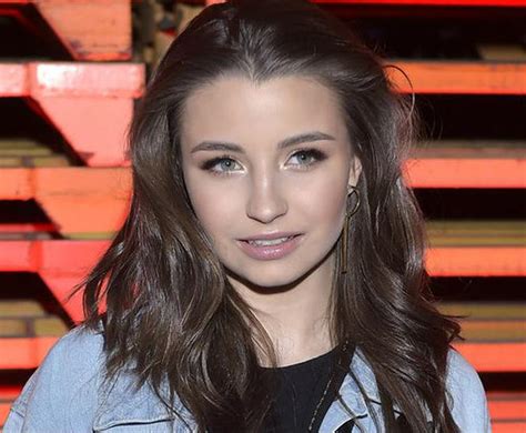 Julia wieniawa dała się poznać jako młoda aktorka obecna w popularnych produkcjach serialowych, coraz częściej można zobaczyć ją także na wielkim. Julia Wieniawa chwali się brzuchem na siłowni! "A gdzie ...