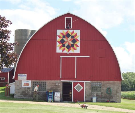 It also offers a small sampling of quilt block patterns. More barn quilts in Shawano County | Quilt Addicts Anonymous