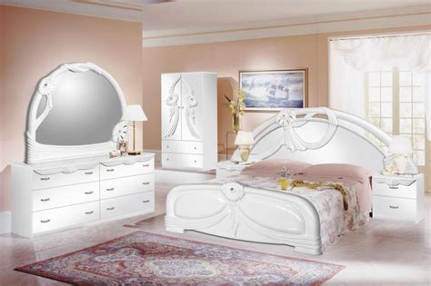 Start by positioning your bed. 5 Main Bedroom Design Ideas For 2020 | Pouted.com