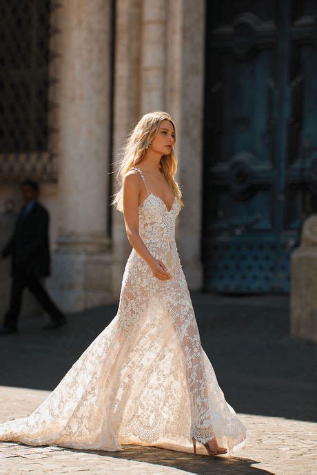 Chi ci sceglie lo fa in maniera intelligente cerimonia si, ti offre marchi prestigiosi quali: Abiti da sposa firmati 2020