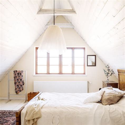 Best mood lighting for bedroom. 4 Bedroom Lighting Ideas That Always Set the Right Mood