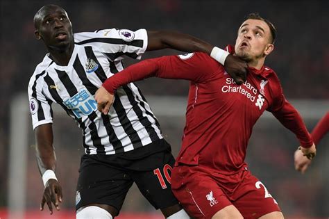 نيكو إلفيدي، مانويل أكانجي، فابيان شار. نيوكاسل يتواصل مع ممثلي شاكيري لضمه من ليفربول - بطولات