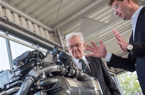 Herzlich willkommen auf der offiziellen website von winfried kretschmann. Vor dem Autogipfel in Stuttgart: Kretschmanns Autowende ...