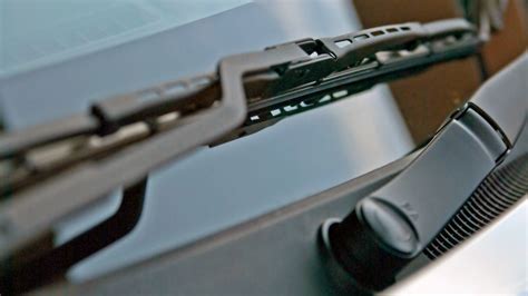 How To Change Your Wiper Blades 4 Quick And Easy Steps