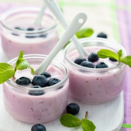 Dessert preparato apposta per l'evento di #cookablog alla riscossa. Bicchierini con mousse ai mirtilli - (3.3/5)