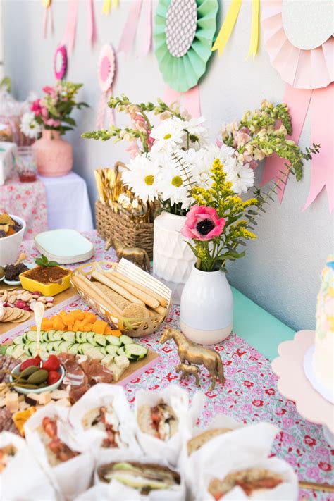 Maybe you would like to learn more about one of these? Horse Themed Baby Shower | Baby shower themes, Unique ...
