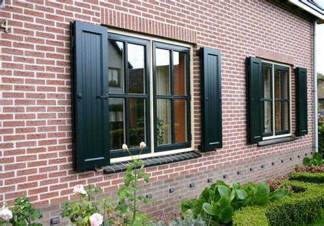 Vind houten luiken het nu op kensaq. Houten Luiken Buiten UVL58 - AGBC