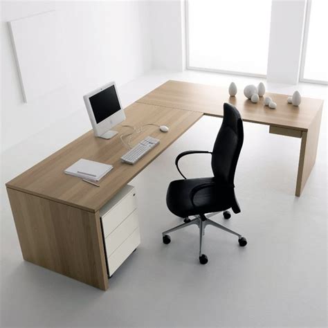 Build a desk with free woodworking plans. L shaped desk | Interior Design Ideas.