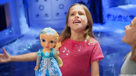 Disneys Frozen Snow Glow Elsa Imagespictures Childstarletscom