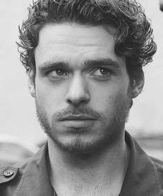 Born and raised in elderslie near glasgow, madden was cast in his first role at age 11 and made his screen acting debut in 2000. Die 50+ besten Bilder zu Richard Madden | richard madden ...