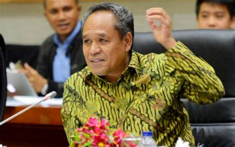 Anggota komisi iii dpr dari fraksi partai demokrat benny k harman, meminta pemerintah dalam hal ini kemenkum ham, memberikan penjelasan tuntas terkait keberadaan harun masiku. Sampaikan Spekulasi Keberadaan Harun Masiku, Fraksi ...