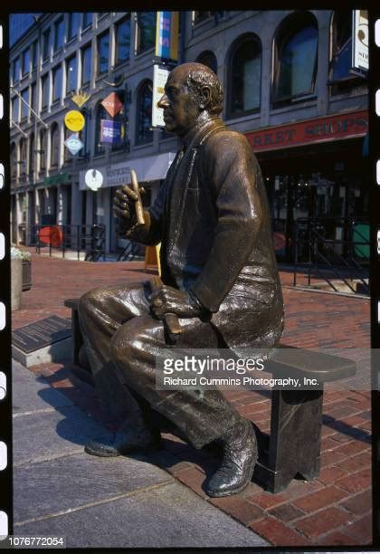 Red Auerbach Statue Photos And Premium High Res Pictures Getty Images