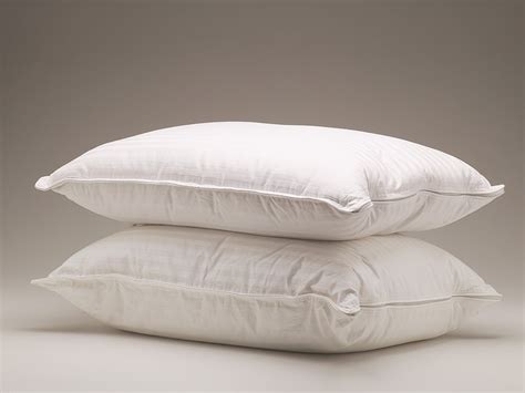 Es muy elástico que se acopla al contorno de tu cabeza gracias a su memory foam. Tipos de almohadas que podemos encontrar - Colchón Exprés