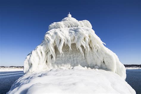 Fierce Winter Storms Cause Surreal Ice Formations In Michigan Aol Uk