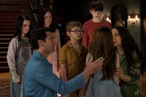The Haunting Of Hill House Siblings Stages Of Grief Theory Popsugar Entertainment Uk